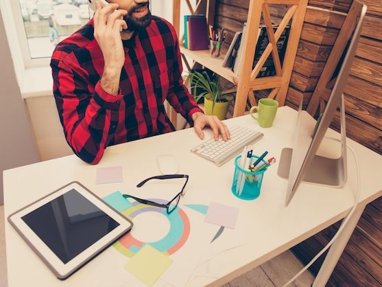 Przykłady inspirujących projektów w portfolio Jana Bacy – jak praktyka buduje wiarygodność zawodową